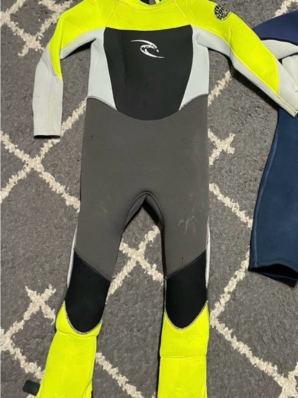 Rip curl size 6 wetsuit pants 4.33 mm one piece Full body Wetsuit boys unisex